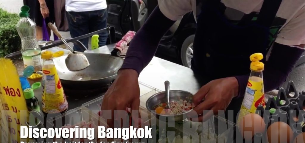 Street vendors preparing lunch