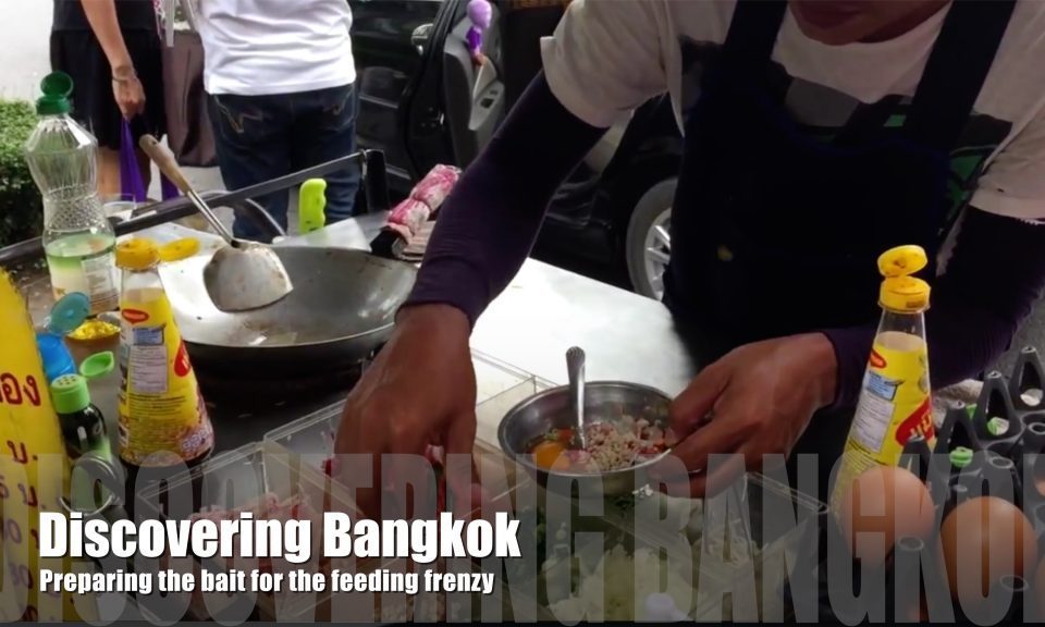 Street vendors preparing lunch