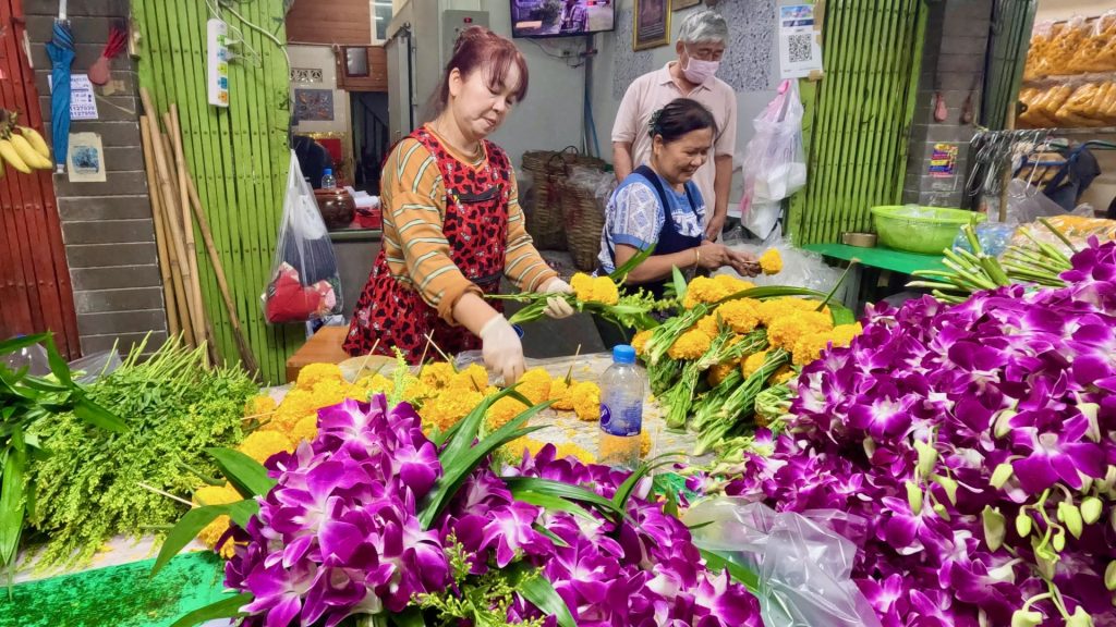 Purple Orchid bouquets for sale at the flower market