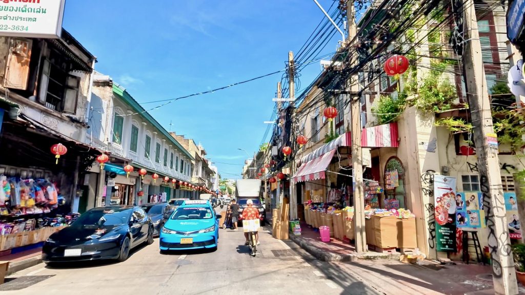 View down Song Wat Road